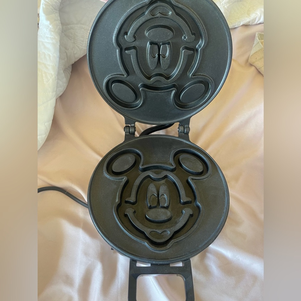 Vintage Mickey Waffle Maker